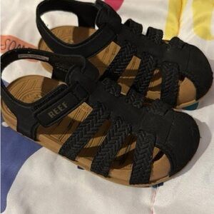 Reef Kids Black and Tan Sandals